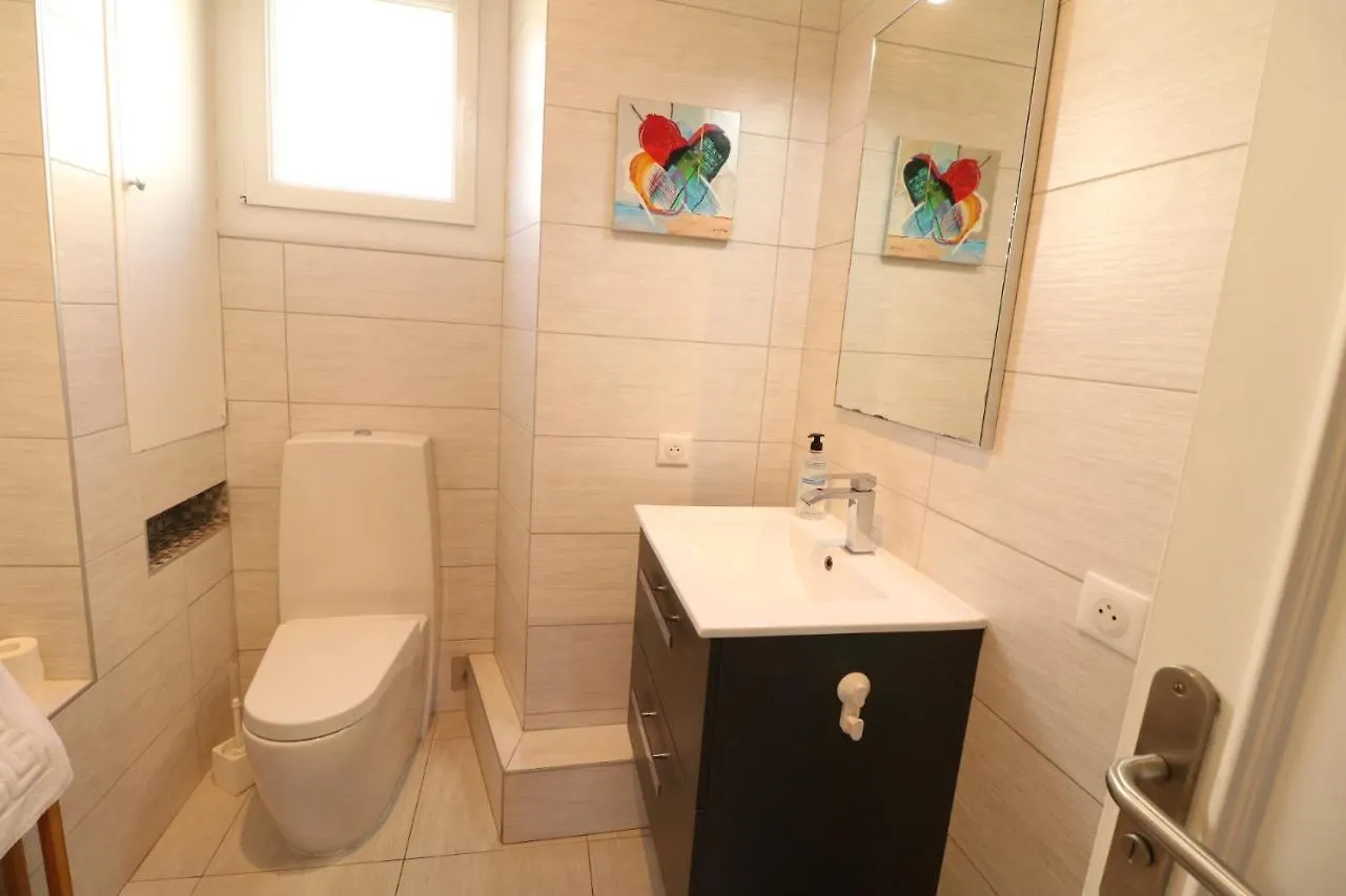 1 Bedroom With Direct View To The Old Port 267 Канны Апартаменты